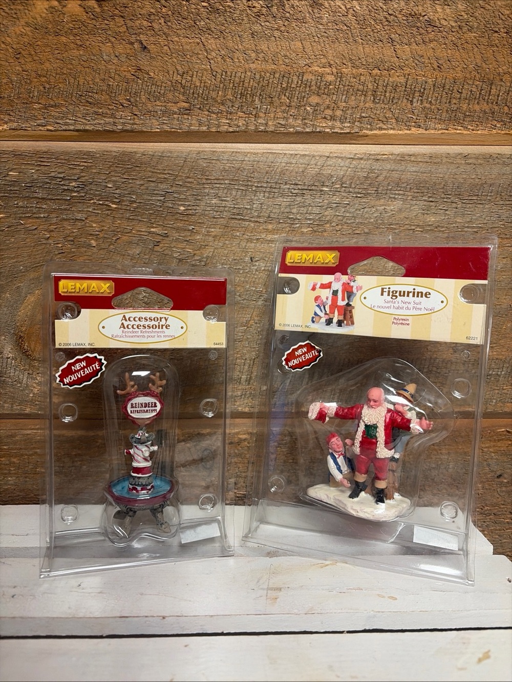 SANTA'S NEW SUIT Elf Elves Reindeer Refreshments Lemax Village CollectionRETIRED
